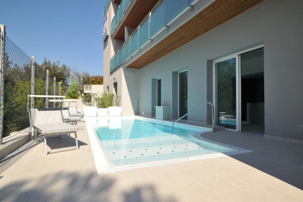 Hotel My 4*